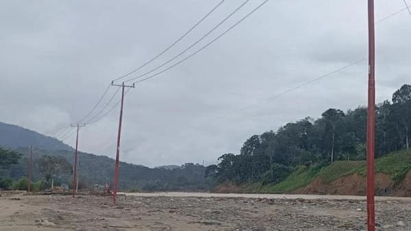 PLN ULP Kutacane Tuntaskan Perbaikan Pasokan Arus Listrik di Lokasi Banjir Bandang Ketambe